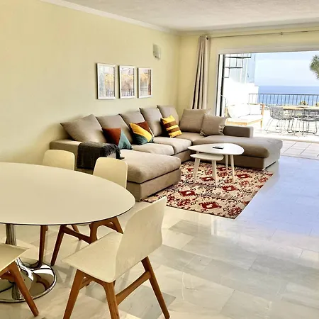 Sea View, Walk To Restaurants, Gym, Paddle & Golf Sitio de Calahonda